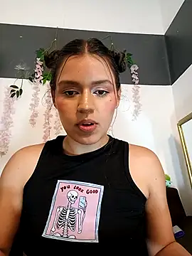 Danni_shy élő XXX-chatje