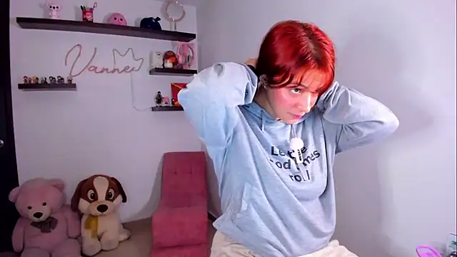 Vannessa__Shy élő XXX-chatje