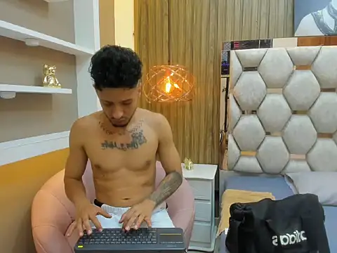 denis_winslow's Live XXX Chat