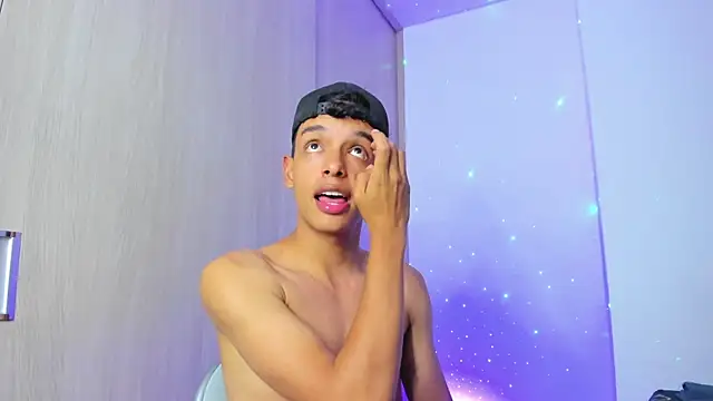 Chatroom XXX en direct de Maxfrost1