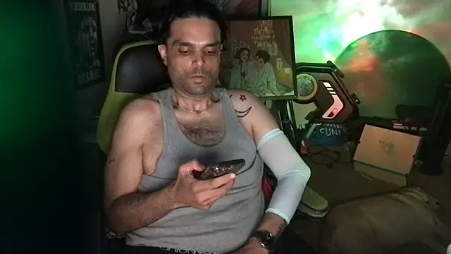 Chatroom XXX en direct de KungFuPanda001