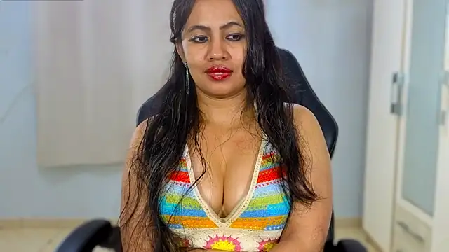 Show modela FannyXhot na web-kameri