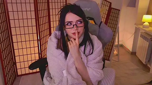 Dark_Diva Show in webcam