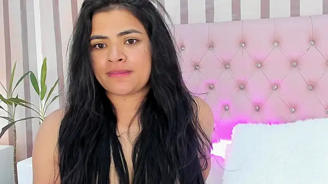 Chat +18 de Mia-Stones ao vivo