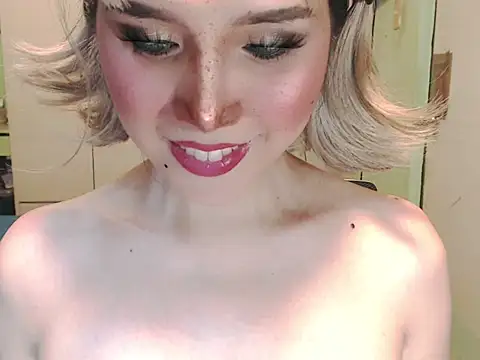Ezradeliciosa webkamerás műsora