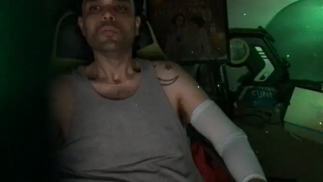 Chatroom XXX en direct de KungFuPanda001
