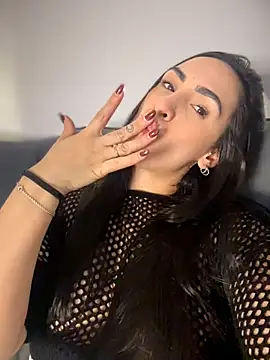 alessandra-a live XXX chat