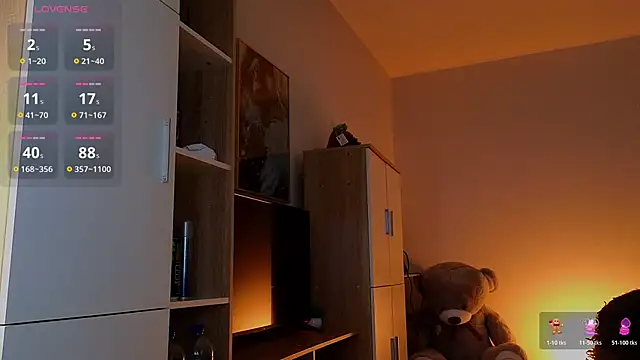 MilanaOmg's Live XXX Chat