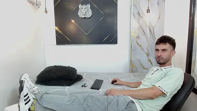 KingOfTemptation Live XXX-chat