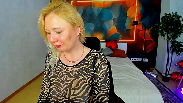 scent__of_woman's Live XXX Chat
