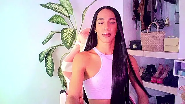 carmen14 Adlı Modelin Canlı XXX Sohbeti