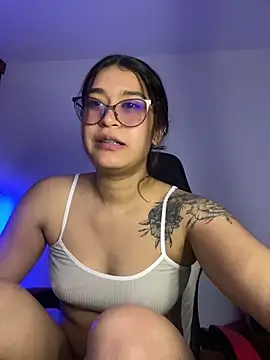 Bunny22_ Adlı Modelin Canlı XXX Sohbeti
