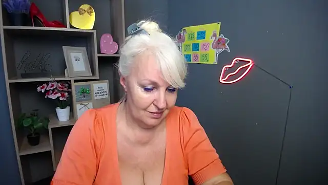 BlondyLeeBest 即時 XXX 聊天