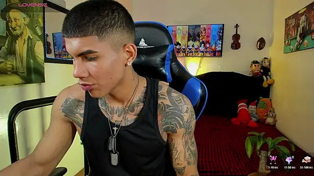 Damian_latinxxx: διαδικτυακό σόου στην κάμερα