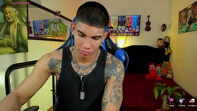Damian_latinxxx Show in webcam