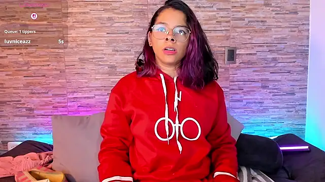 XXX chat uživo modela nath_redrex