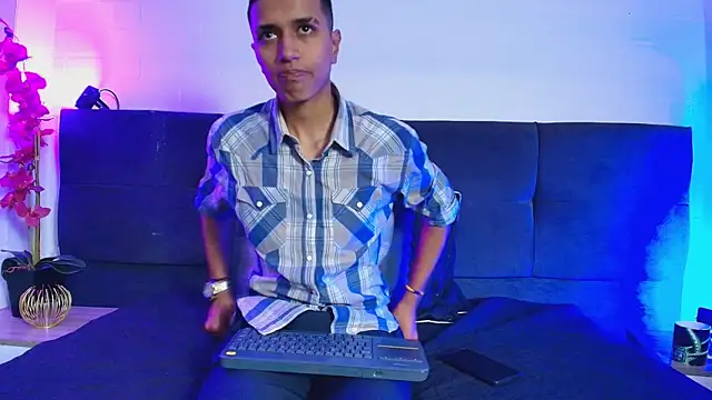 Alan_Colthon Live XXX Chat