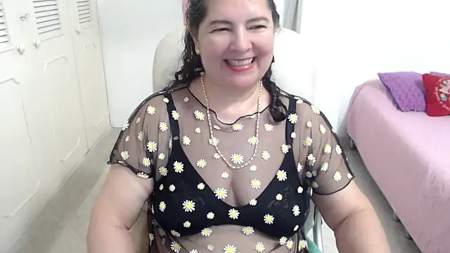leonela_69's Live XXX Chat