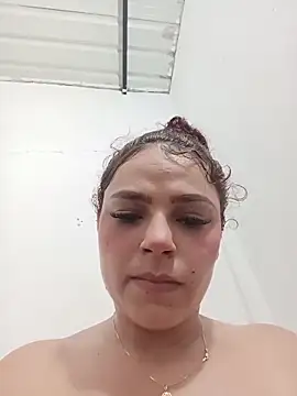 دردشة Mommy-Hot الجنسية المباشرة