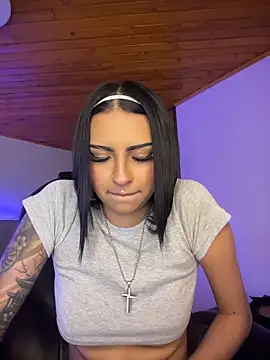 Hilary_pinkk's Webcam Show