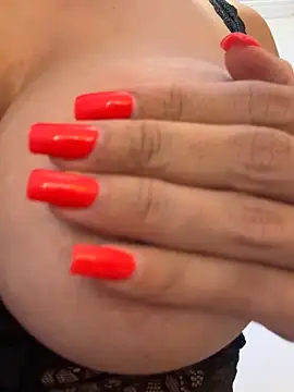 Mau_White Adlı Modelin Canlı XXX Sohbeti