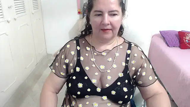 Chat +18 de leonela_69 ao vivo