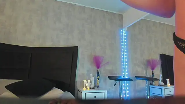 NahomyCarther's Webcam Show