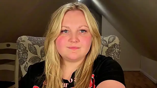 PhatAssBlond: вебкам-шоу