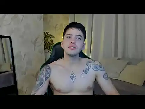 Show modela RONNY_COLTON na web-kameri