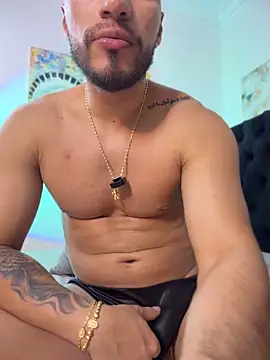 Show modela Thiago_Hill na web-kameri