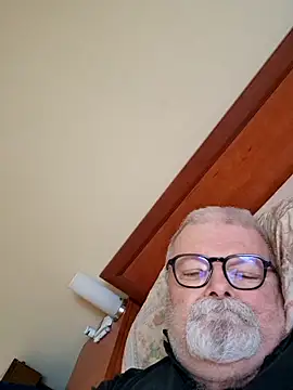 petvarad élő XXX-chatje