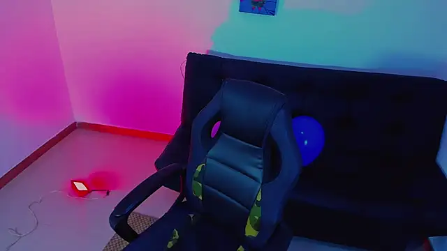Dante_White Webcam-Show
