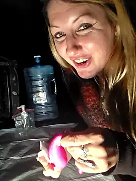 SheIsSomething's Live XXX Chat