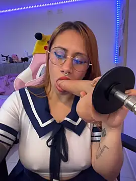 Luna_Paris_ élő XXX-chatje