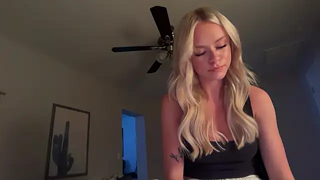 Вебкам-шоу kenziesmithh