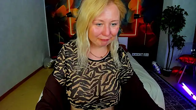 scent__of_woman's Live XXX Chat
