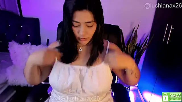 lucy26_ Live XXX-Chat