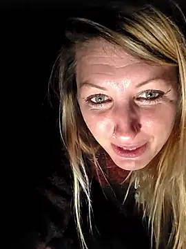 SheIsSomethingn Webbikameraesitys
