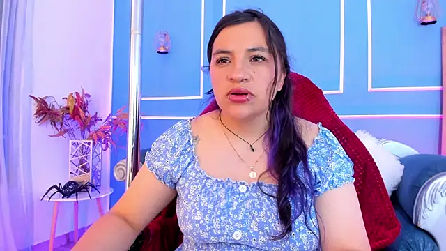 TaraTaylorr Adlı Modelin Canlı XXX Sohbeti