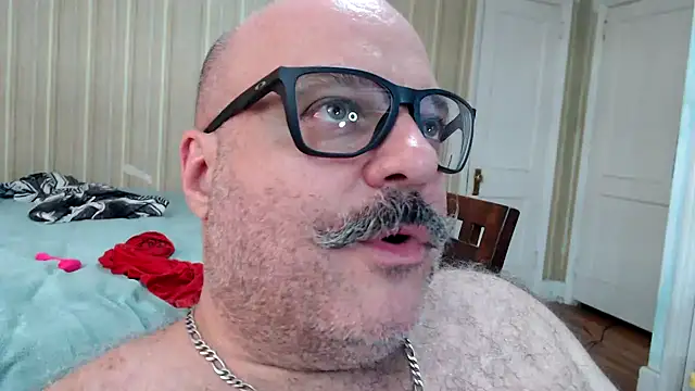 bullmusclejoe Adlı Modelin Web Kamerası Şovu