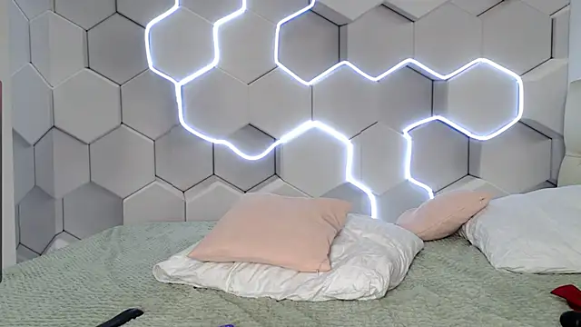 aliicemeow's Webcam Show