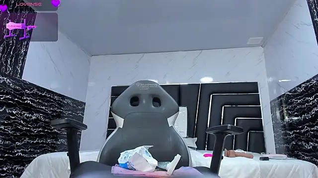 Ladyy_Scarlett 即時 XXX 聊天