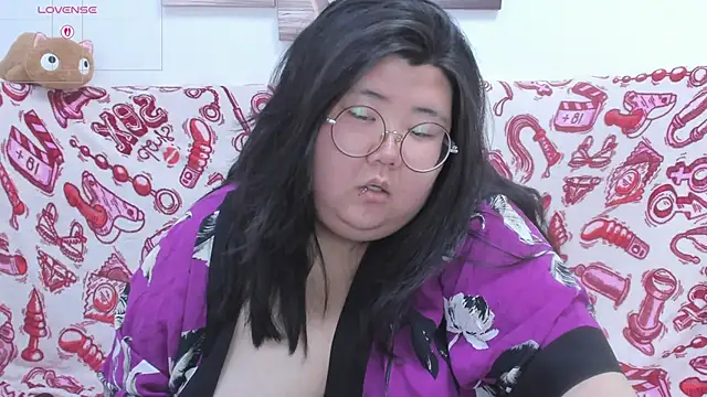 Nadine_asian: онлайн-секс-чат