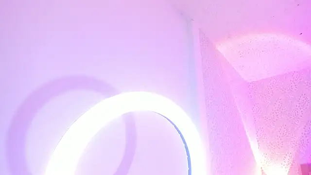 layla-PlayのライブXXXチャット