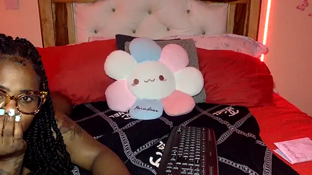 creamyamber Show in webcam