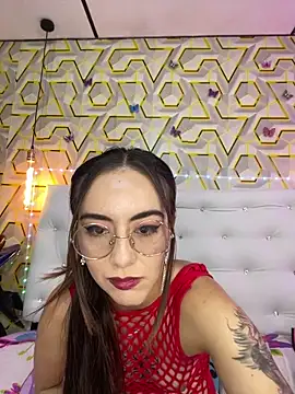 MelanyyJhonson15 即時 XXX 聊天
