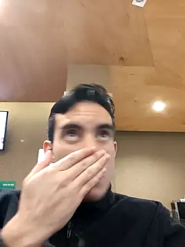 TommyMomentum Webcam Show