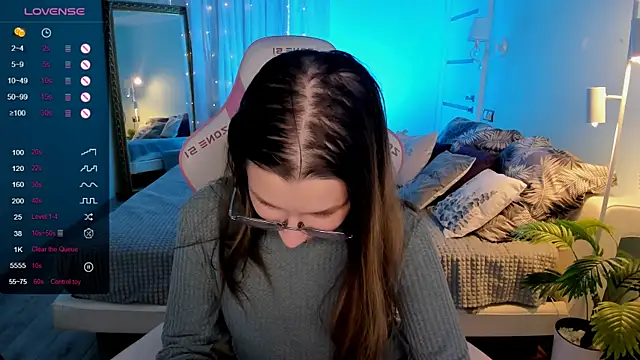 LinaBlossom_ Adlı Modelin Canlı XXX Sohbeti