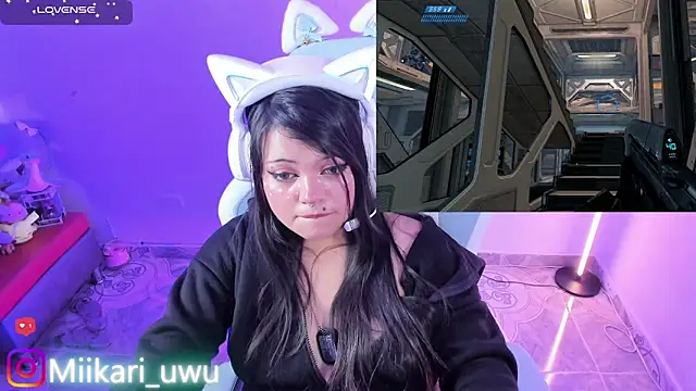 Ahri_Elderwood Chat XXX in diretta