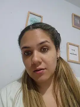 LoreinnFox লাইভ XXX চ্যাট